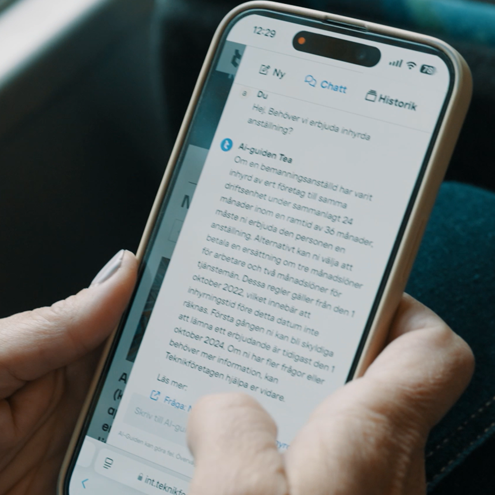 AI-chatten Tea är tillgänglig i mobil och dator dygnet runt. 